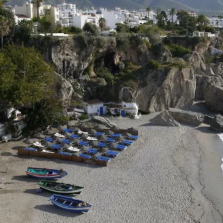 Beachfront Plus Private Guest Sleeps Up To 8 People