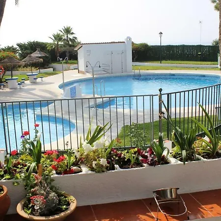 Villa Beachfront Plus Private Guest Sleeps Up To 8 People