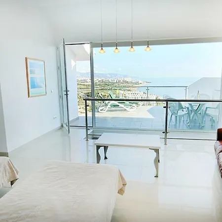 Beachfront Plus Private Guest Sleeps Up To 8 People * Nerja